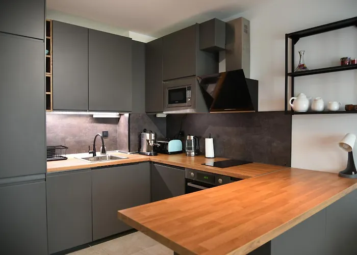 Sunlit Elegance Escape