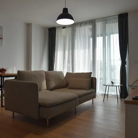 Apartamento Sunlit Elegance Escape